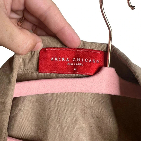 Akira Chicago Red Label Tan Jumper Sz. M - Picture 7 of 8